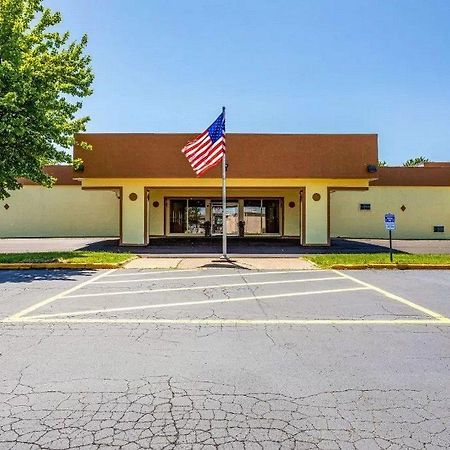 Econo Lodge Fredonia Exterior photo