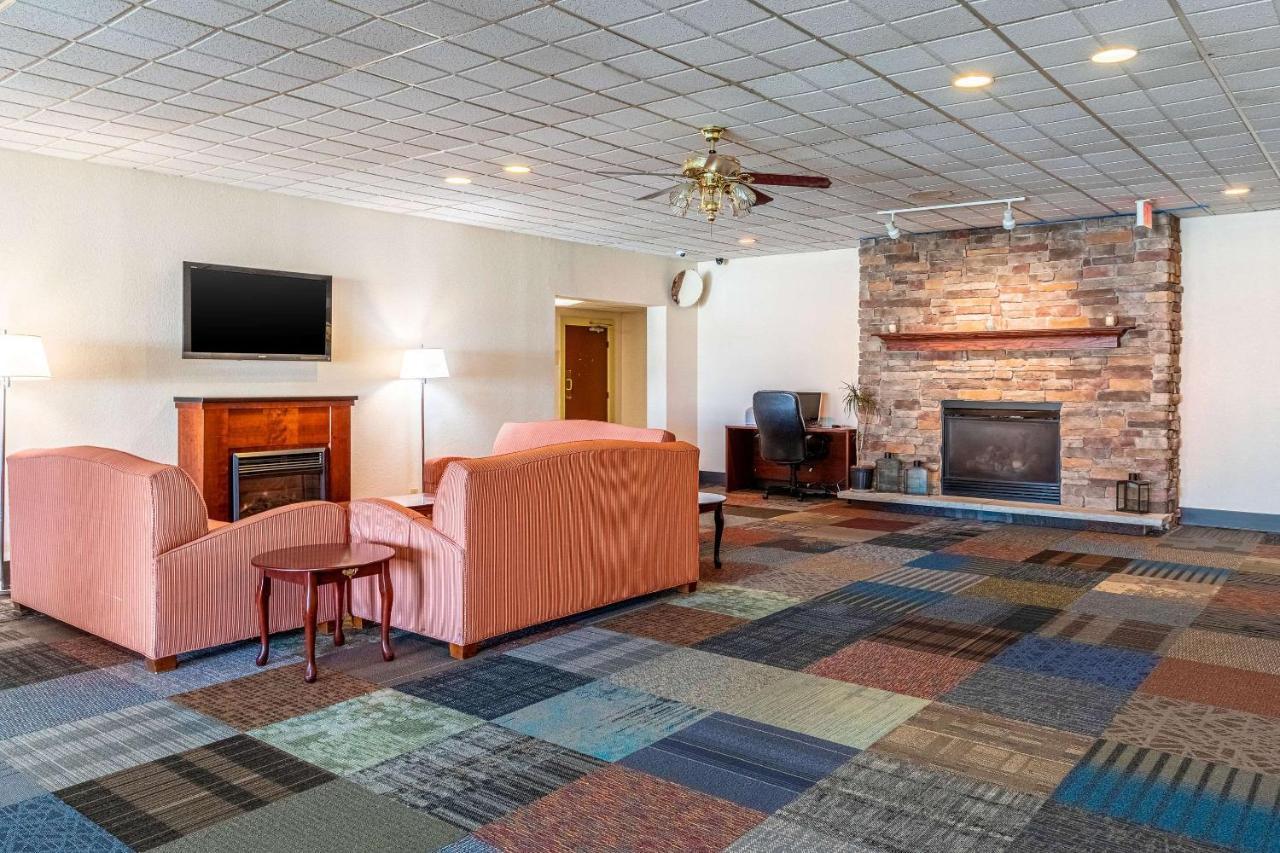 Econo Lodge Fredonia Exterior photo