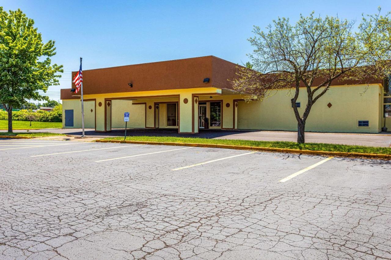 Econo Lodge Fredonia Exterior photo